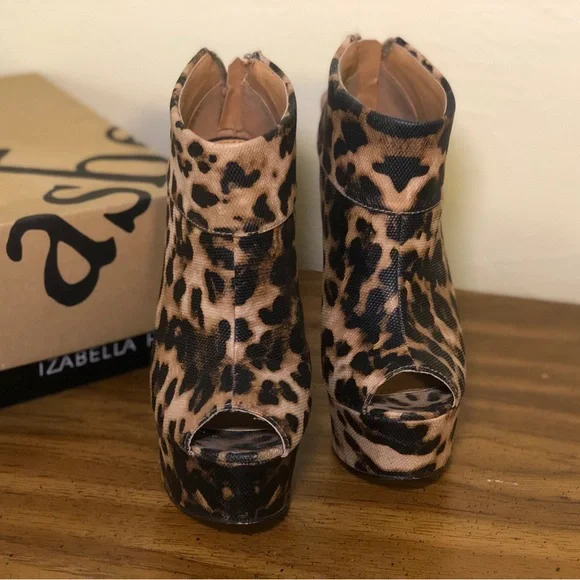 Heels - Picture 3 of 5